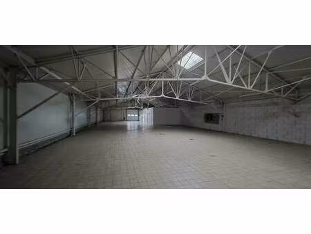 location entrepôt 526 m²