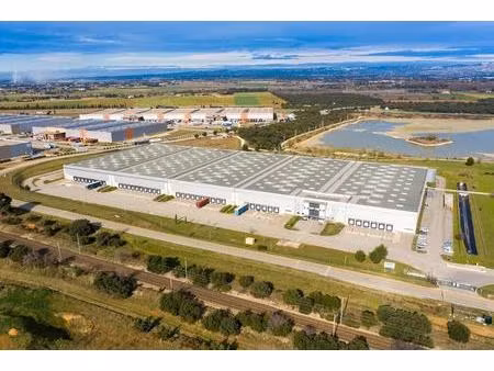 location entrepôt 30 329 m²