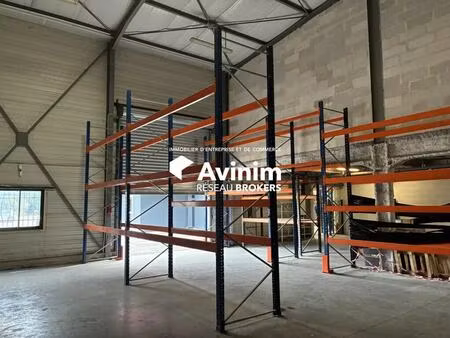 location entrepôt 551 m²