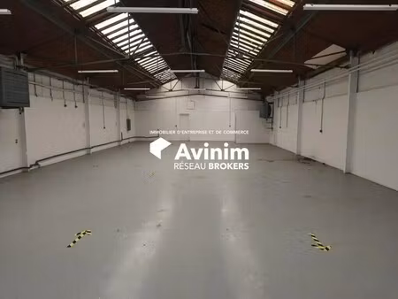 location entrepôt 300 m²