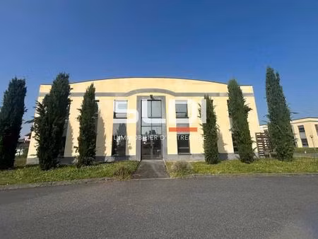 location local d'activités 1 440 m²
