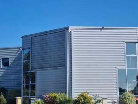 location local d'activités 1 310 m²