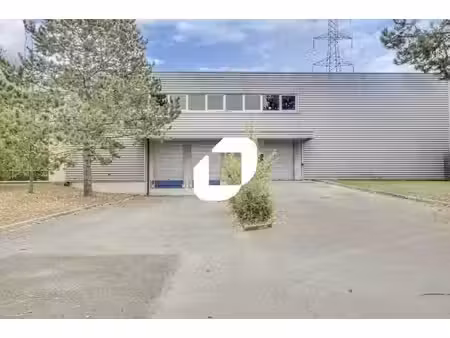 location entrepôt 2400m²