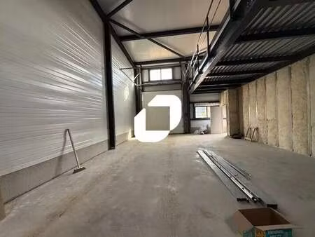 location local d'activités 185 m²