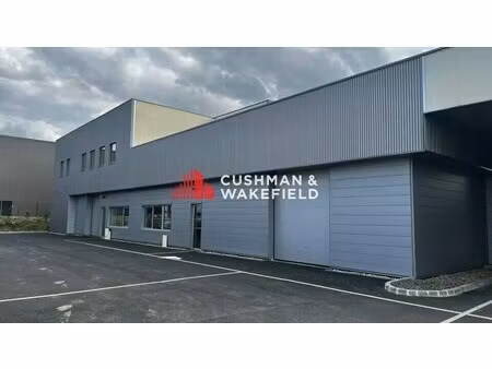 location local d'activités 306 m² à 1 452 m²