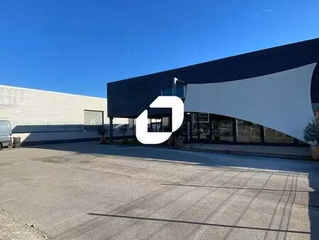 location local d'activités 850 m²