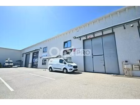 location local d’activités meyzieu 69330 214m²