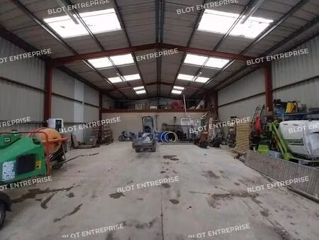 location local d’activités plougoumelen 56400 285m²