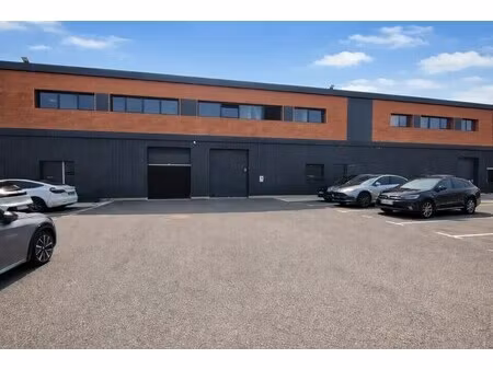 location local d'activités 347 m²