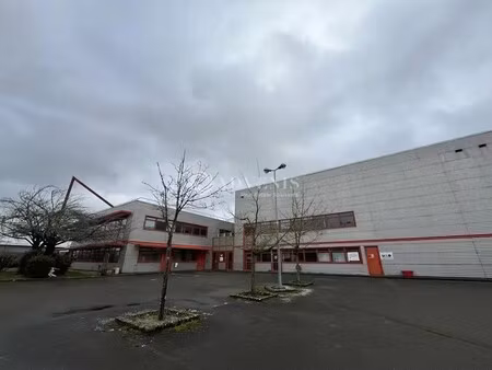 location entrepôt maurepas 78310 6000m²