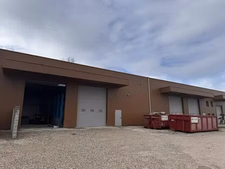 location entrepôt 760 m²