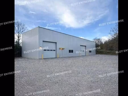 location entrepôt 220 m² à 440 m²