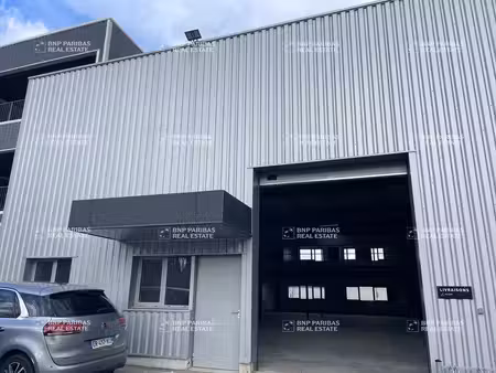 location local d’activités saint-égrève 38120 470m²