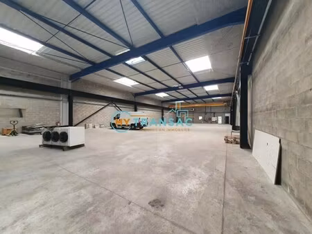 location local d'activités 3 335 m²