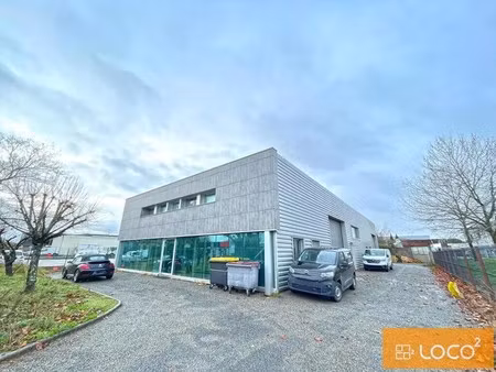 location local d'activités 600 m²