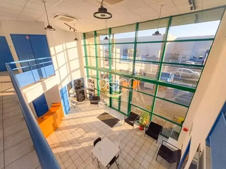 location local d'activités 1 166 m²