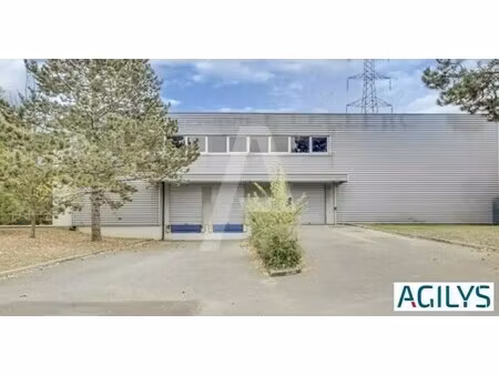 location local d'activités 2 000 m²