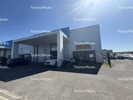 location local d'activités 293 m²