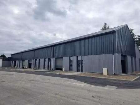 location local d'activités 180 m²