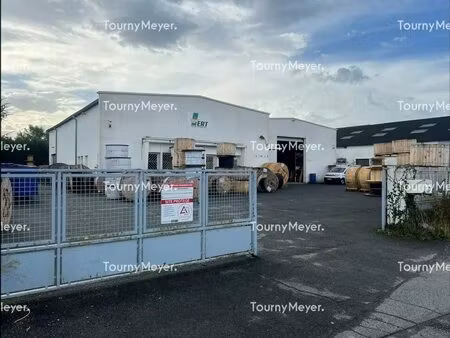 location local d'activités 600 m²