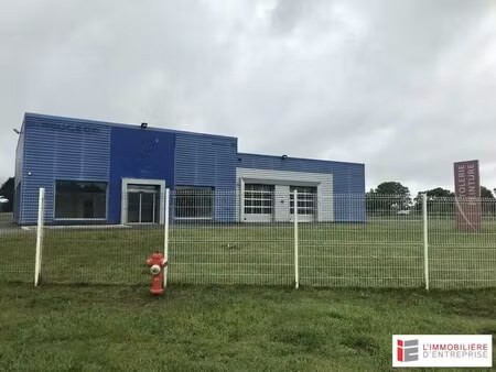 location local d'activités 672 m²