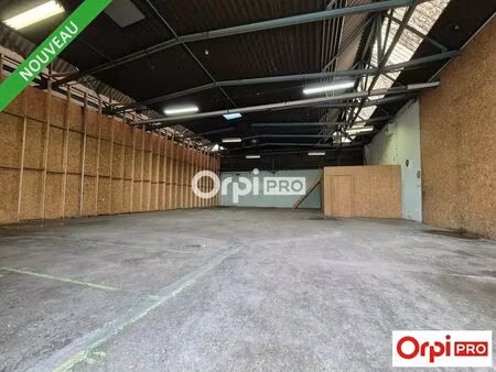 location local d'activités 244 m²