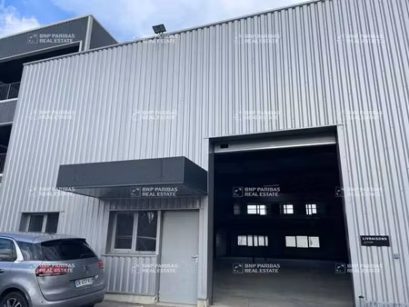 location local d’activités saint-égrève 38120 470m²
