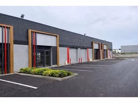 location local d'activités 804 m²