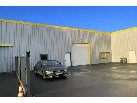 location entrepôt 370 m²