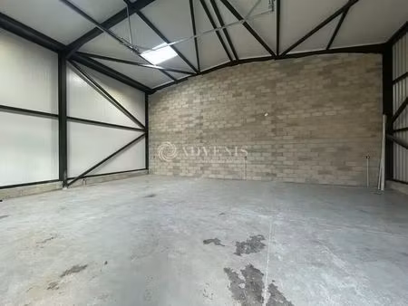 location entrepôt 120 m²