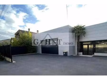 location entrepôt 415 m²