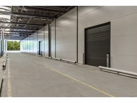 location entrepôt 330 m²