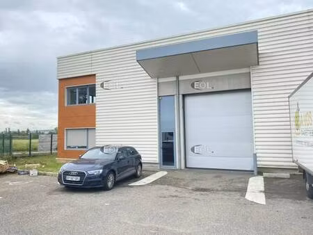 location entrepôt 682 m²