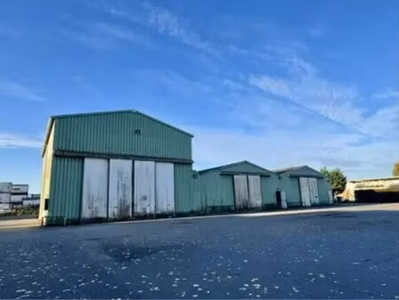 location entrepôt 1 200 m²