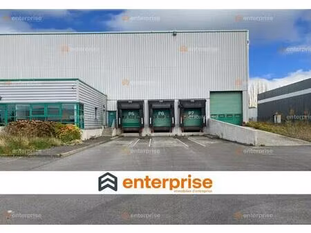 location entrepôt 4 886 m²