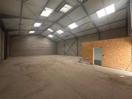 location local d'activités 350 m²