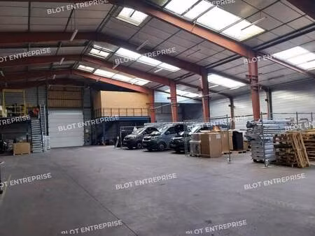 location local d'activités 450 m²