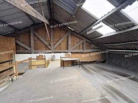 location local d'activités 245 m²