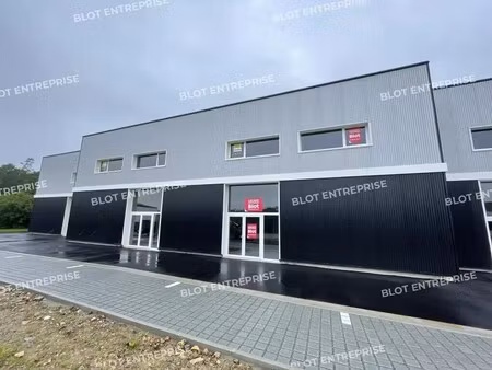 location local d'activités 267 m²
