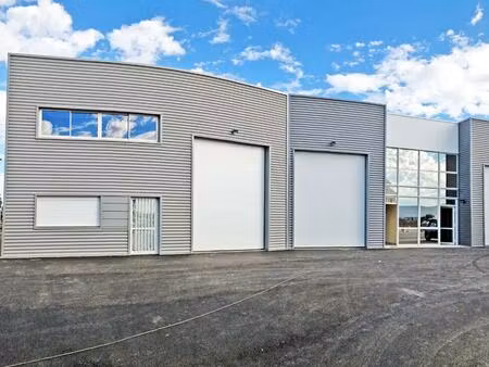 location local d'activités 290 m²
