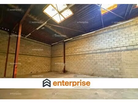 location local d’activités saint maximin 60740 244m²