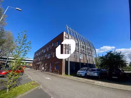 location bureaux 103m² à 1779m²