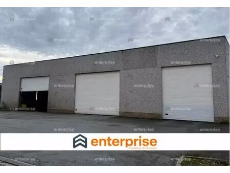 location local d'activités 700 m²