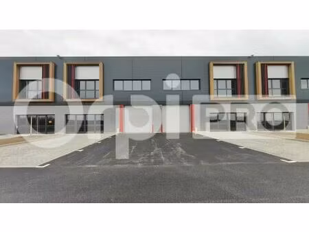 location local d'activités 422 m² à 9 375 m²