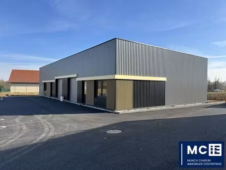 location local d'activités 152 m²