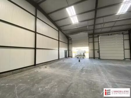 location local d'activités 250 m²