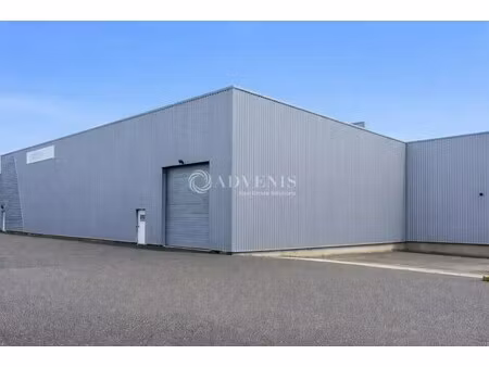 location local d'activités 1 163 m²