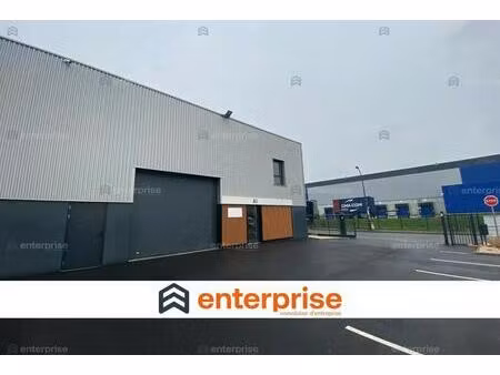 location local d'activités 170 m² à 351 m²