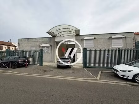 location entrepôt 758 m²
