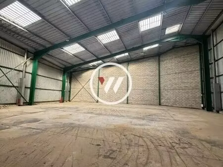 location entrepôt 2 000 m²
